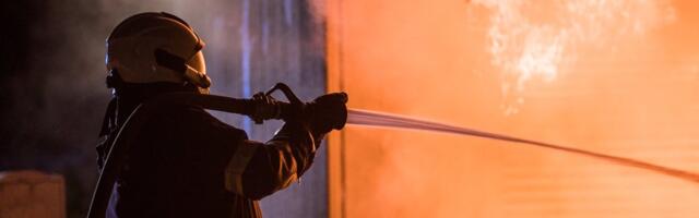 Lasnamäel põles angaari kõrval soojak. Leeke ja tossu oli näha kaugele