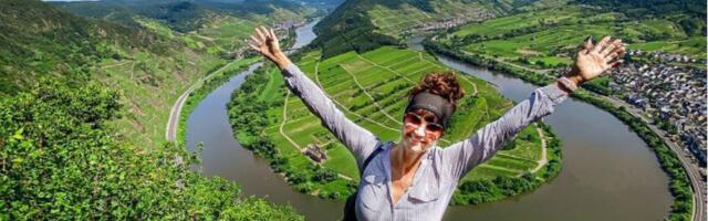 Naine kukkus selfit tehes kaljult alla ja suri