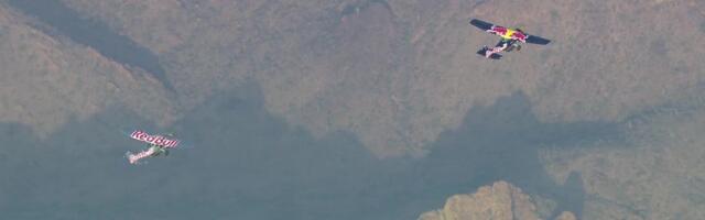 Reporter: Rajud tüübid! Piloodid üritasid õhus lennukeid vahetada