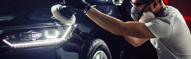 “Detailitud” autoga juhtub avarii: kas kindlustus maksab kinni ka uue osa detailimise?