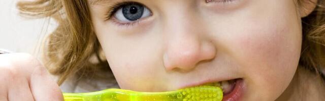 Eesti lapsi kimbutavad aina enam hambakaaries ja hambakatt