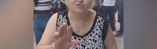 "I KAD GA NEMA NA LISTU, JA ĆU DA GA NAPIŠEM"! Ova gospođa je najšarmatniji učesnik skupa "Srbija protiv nasilja"! SVI O NJOJ PRIČAJU! (VIDEO)
