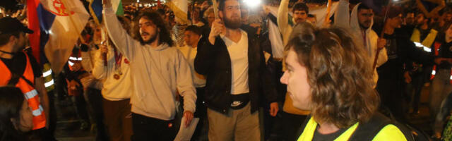 Studenti na Andrićevom vencu poručili Vučiću: Vaše vreme je isteklo, vreme je da ovaj narod prodiše- raspišite izbore