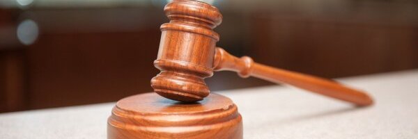 Kuidas anda töötajatele teada, et töötasu tuleb vähendada?