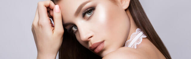 Lattekarva jumestus või sünged silmad ja huuled? 14 meiginippi, mille abil jõulupeol särada