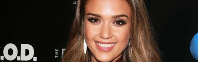 Jessica Alba endine abikaasa veedab aega noore kaunitari seltsis. Mehe uus kallim näeb Albaga äravahetamiseni sarnane välja