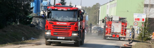 Uikala prügila läks taas põlema