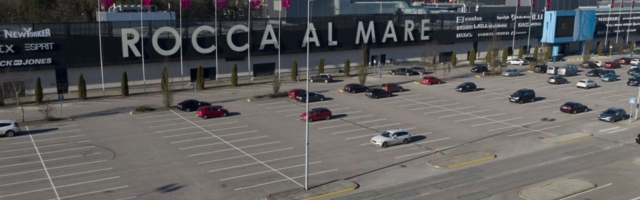 Topauto avab Rocca al Mare kaubanduskeskuse parklas autokino