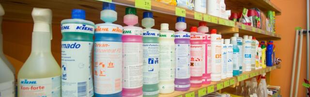 LUGEJA KÜSIB ⟩ Milliseid isikukaitsevahendeid kasutada, kui puutud tööl kokku kemikaalidega?