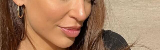 TRUDNA EDITA ARADINOVIĆ MAMI UZDAHE U ČIPKASTOM DONJEM VEŠU! Pevačica se skinula pred porođaj, LAJKOVI PLJUŠTE! (FOTO)