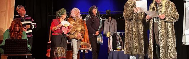 Raa­si­ku näi­tet­ru­pi Mür­ka­põ­ka uus la­vas­tus on näi­te­män­gu te­ge­mi­sest