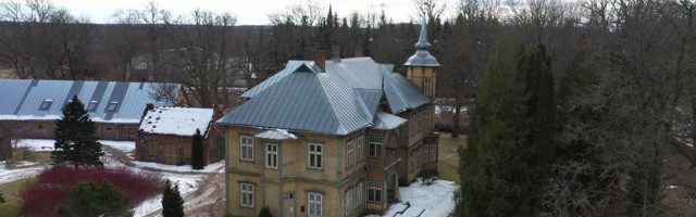 Reporter: Viljandimaal Hallistes asuva hooldekodu kohal on tumedad ja sünged pilved