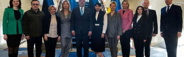 UKRAINA RAHVA TOETUSEKS I President Alar Karis kinnitas Ukraina parlamendi delegatsioonile Eesti igakülgset toetust