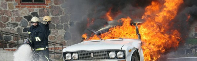 Võibla külas põles sõiduauto