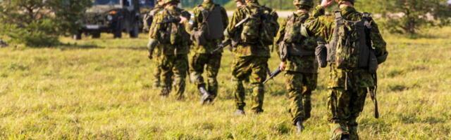 TEHAKSE PAUKU | Ussisõnade ajal kohtab kaitseliitlasi igas saare nurgas