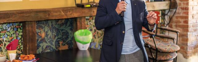 FOTOD | Ärimees Andres Peets esitles Hella Hundi pubis uut raamatut „Aga äkki lehmad näevad jumalat“