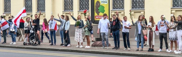 EPL JA DELFI MINSKIS | Valgevene meeleavaldajad ja võim ootavad midagi. Ent kumbki ei tea, mida