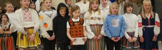 Elagu Eesti! T.E.S. Täienduskoolid pühitsesid Eesti sünnipäeva