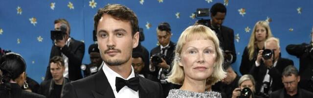 Drastilise stiilimuutuse läbinud Pamela Anderson näitas Met Galal nägusat poega