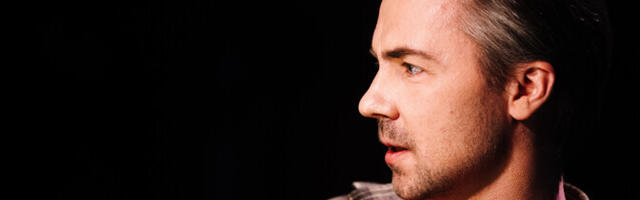 Kaur Riismaa andis välja romaanivõistluse võitnud teose "Väsinud valguse teooria"