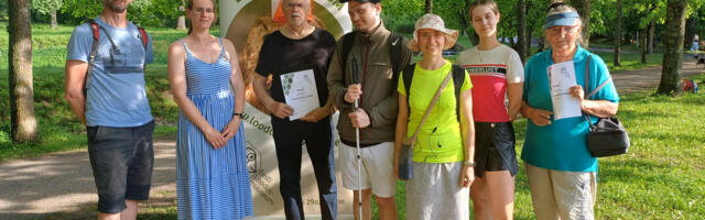 Linnaorienteerumine “Tallinna puud ja puuded” tõi erivajadusega inimesed Kadrioru parki loodust avastama