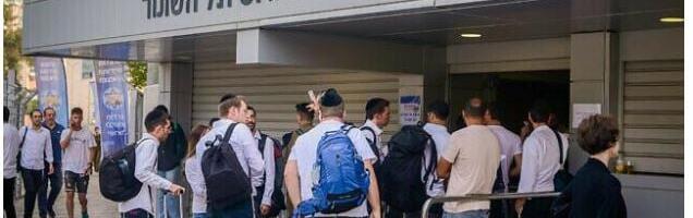 Iisrael hoiatab vägesid välismaale reisimise eest “mustade nimekirjade” pärast Euroopas