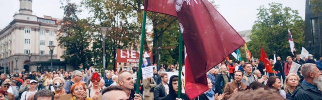 Tuhanded inimesed protestisid Leedus koroonameetmete vastu
