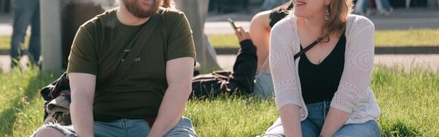 OTSEFOTOD | Kings of Leon astub peagi Tallinnas publiku ette. Kohal on ohtralt välisriikidest saabunud külastajaid
