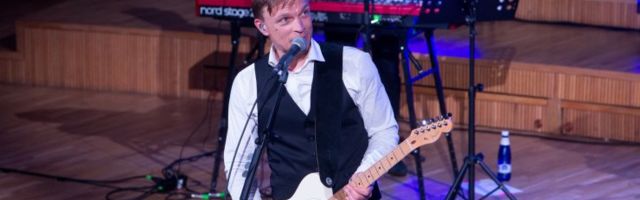 FOTO | Värskelt ülikooli lõpetanud Tanel Padar poseeris kogu perekonnaga: cum laudest jäi napilt puudu!