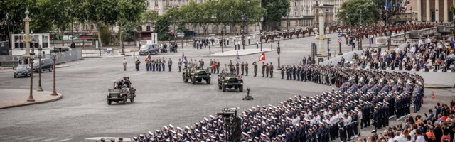 Prantsusmaa sõjaväelased hoiatavad uues kirjas kodusõja eest: armee tagab oma riigi pinnal korra