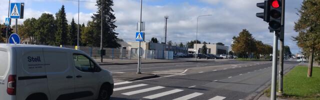 Segadus ristmikul: kas pööret tehes peab punase tule all seisma jääma või mitte?