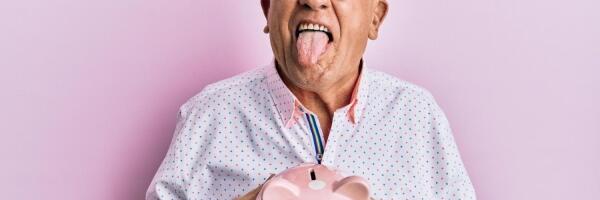 О чем пишет пресса: преждевременное снятие пенсионного капитала, порог повышения зарплат