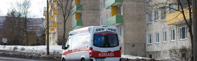 Pärnus suri jalgrattaga kukkunud mees