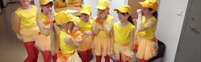 Tiina Tantsustuudio ja Kärdla osavalla kingitus kõigile emadele