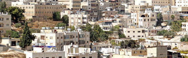 В результате обстрела автобуса на Западном берегу реки Иордан ранены 9 человек