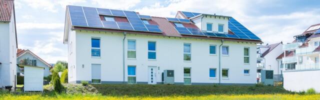 Ehitusfirma jättis müüdud korteris puudused kõrvaldamata. Rikkumist vabandavaid asjaolusid ei leitud