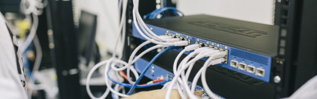 Amazon, Google ja Apple katkestasid sidemed sotsiaalvõrguga Parler