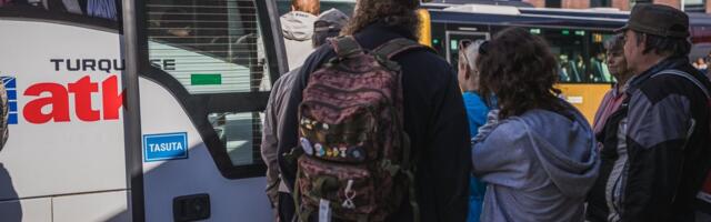 Märkamine kaugliini bussides_ see ei ole lava ehk kaasreisijad ei pea kuulama nutulaulu sinu traagilisest elust!