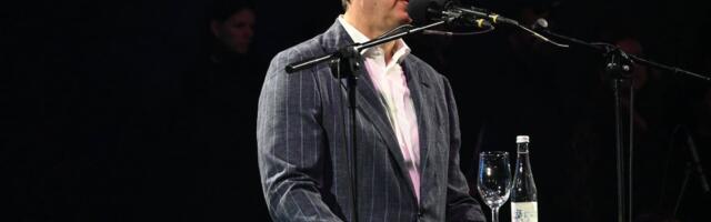 Vučić se obratio pristalicama: Branićemo Srbiju, nećemo dozvoliti njeno rušenje