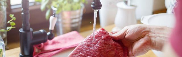 LUGEJA KÜSIB | Kas paisunud pakendis liha kõlbab veel süüa?