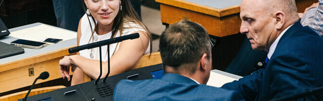 Keskerakondlased hääletasid ajateenijate keelenõude kehtestamise poolt