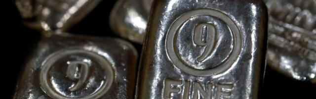 Hõbeda hind kukkus üle 30%