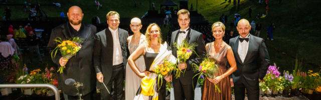 Vanemuise suvekontsert täitis Kassitoome oru muusika ja rahvaga