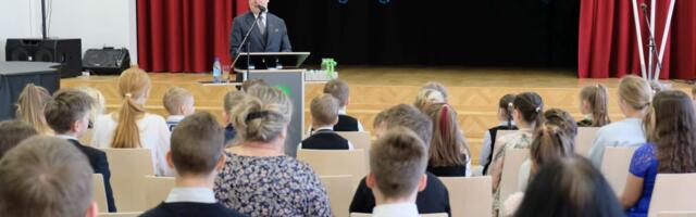 President Alar Karis innustas Pärnu ettevõtteid konkurentsis püsimiseks tegutsema julgelt