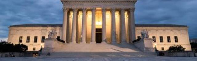 Верховный суд США урезал полномочия судей. Указ Трампа о гражданстве по праву рождения начнет действовать