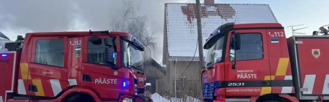 Raasiku alevikus põles lahtise leegiga garaaž
