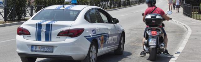 POJAČANA KONTROLA SAOBRAĆAJA U ULCINJU PRED PRAZNIKE: Sankcionisano 35 vozača, jedan uhapšen zbog vožnje pod dejstvom supstanci