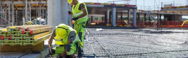 Palgarallit nautinud ehitusfirmad valmistuvad töötasu langemiseks