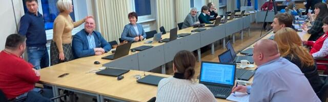 СМИ: попавшим в четверг под машину в Кохтла-Ярве пешеходом оказался Валерий Корб