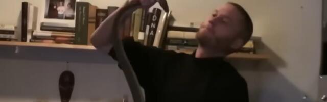 Ujelo me je preko 200 zmija i pustio sam da mi ubrizgaju otrov: Svi me pitaju zašto i onda zaneme kad im objasnim